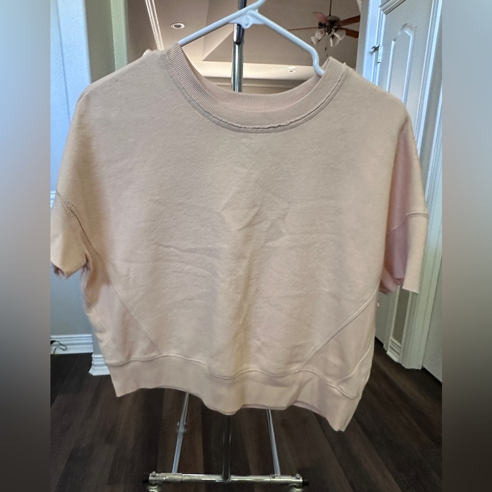 SO Women's Light Pink Short Sleeve Sweatshirt